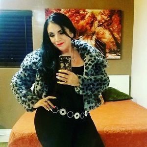 Meet your Posher, Lucy